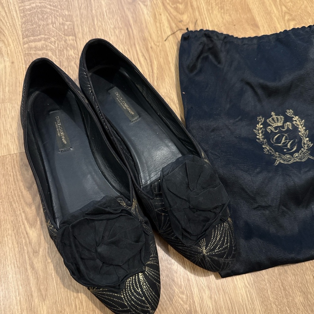 Authentic Dolce & Gabbana Black and Gold Loafers Size 39